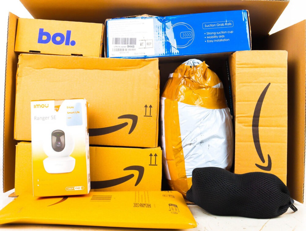 XL Doos met Ongeopende Postpakketten