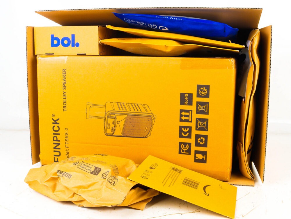 XL Doos met Ongeopende Postpakketten