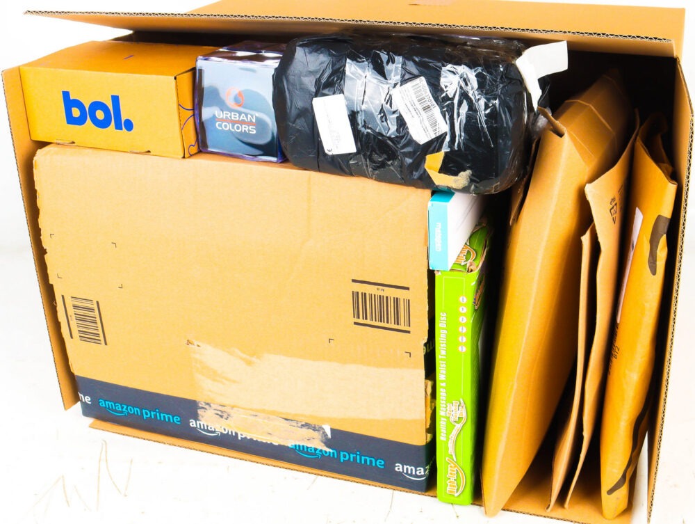 XL Doos met Ongeopende Postpakketten