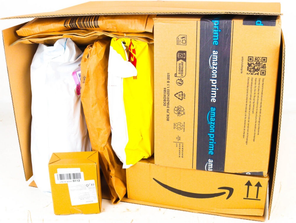 XL Doos met Ongeopende Postpakketten