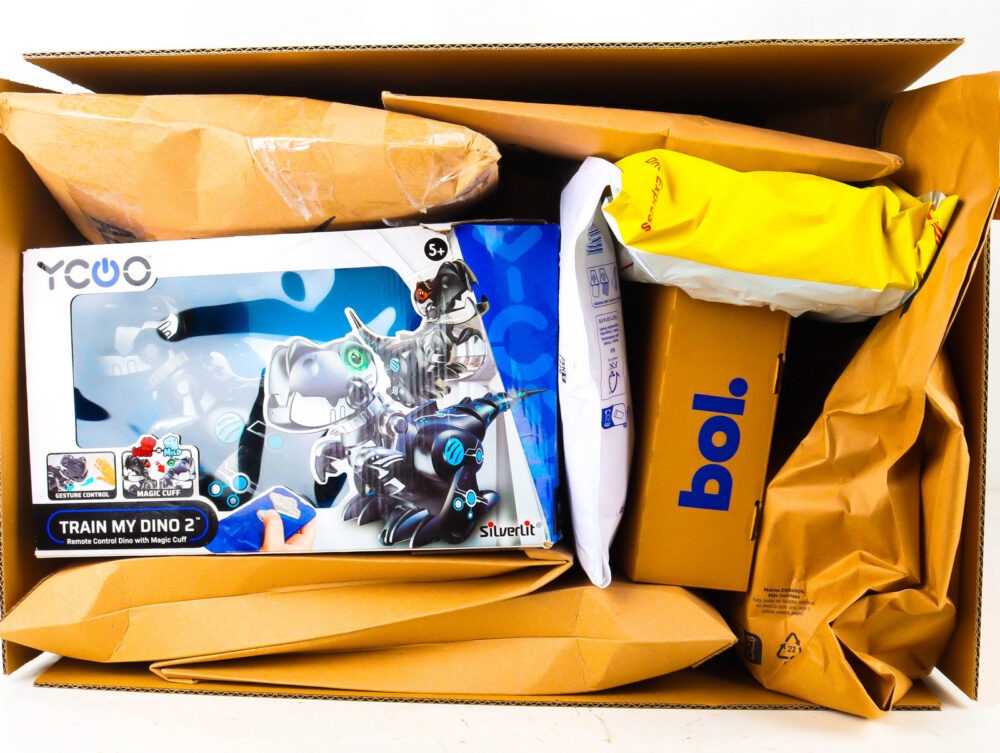 XL Doos met Ongeopende Postpakketten