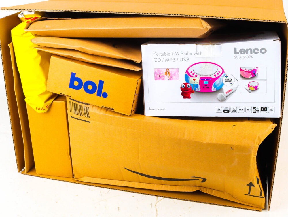 XL Doos met Ongeopende Postpakketten
