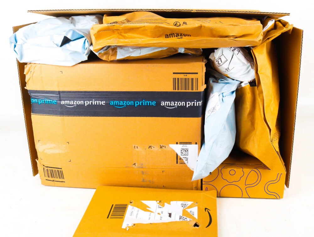 XL Doos met Ongeopende Postpakketten