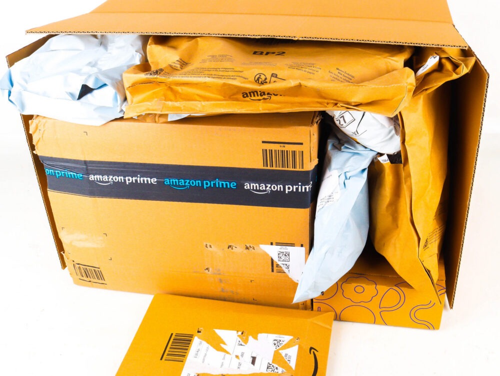 XL Doos met Ongeopende Postpakketten