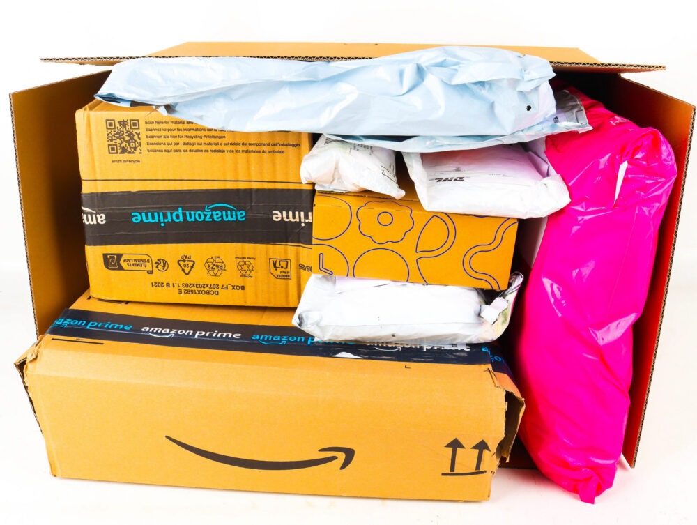 XL Doos met Ongeopende Postpakketten
