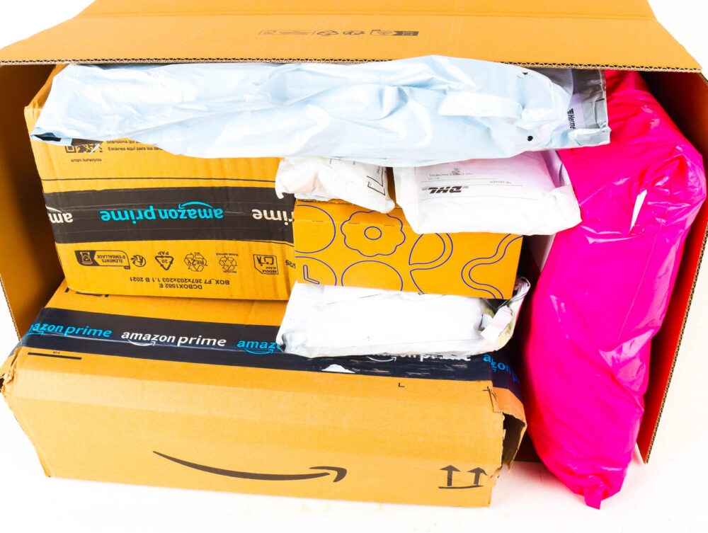 XL Doos met Ongeopende Postpakketten
