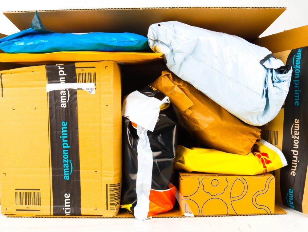 XL Doos met Ongeopende Postpakketten