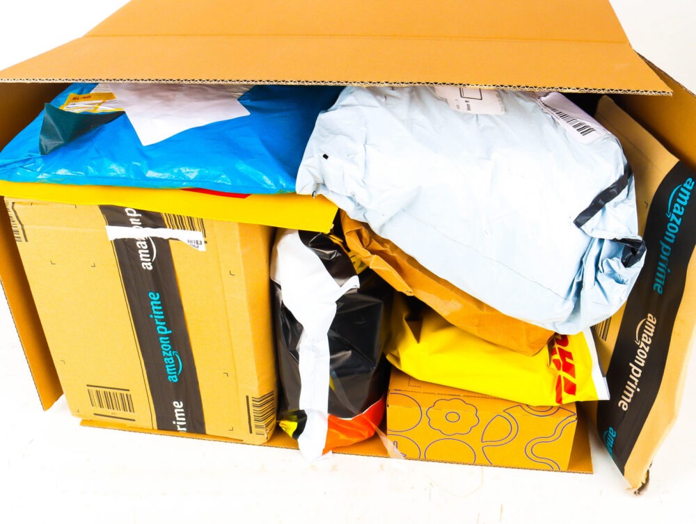 XL Doos met Ongeopende Postpakketten