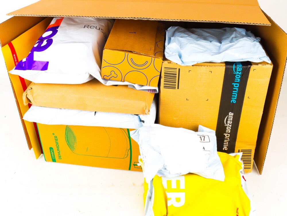 XL Doos met Ongeopende Postpakketten