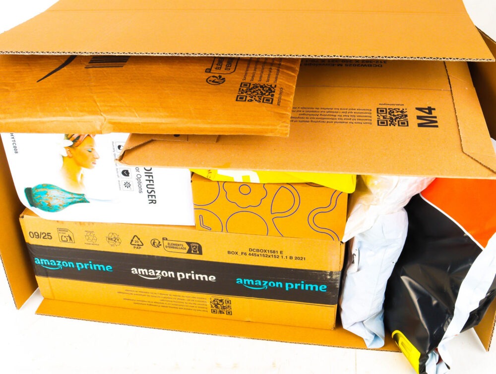 XL Doos met Ongeopende Postpakketten