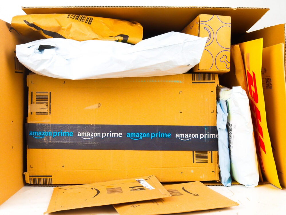 XL Doos met Ongeopende Postpakketten