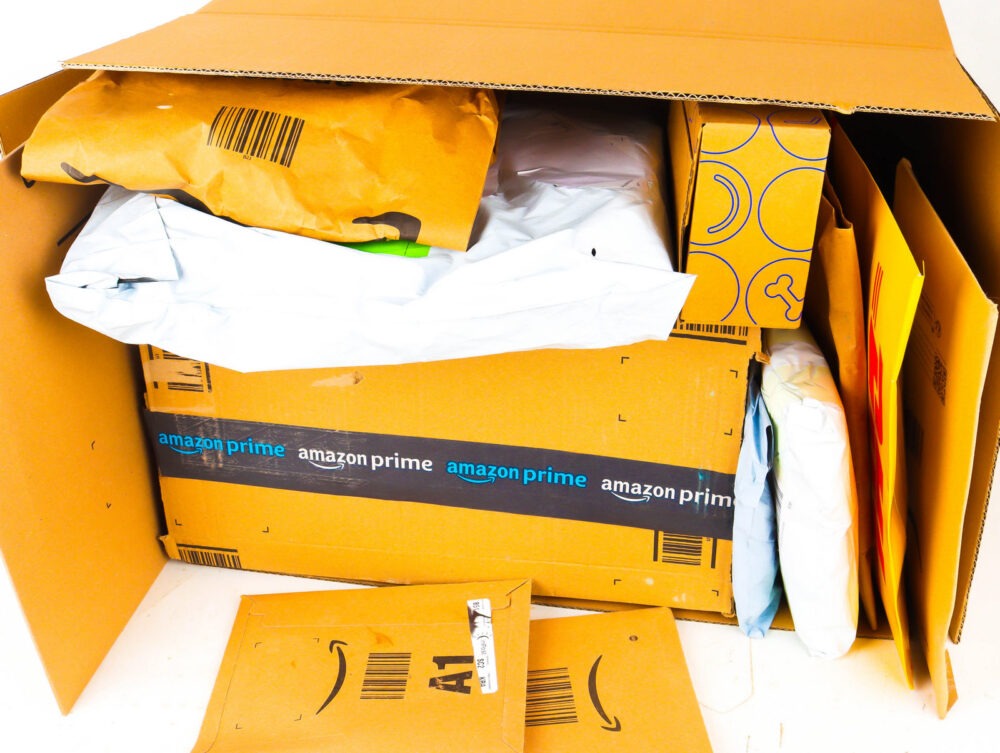 XL Doos met Ongeopende Postpakketten