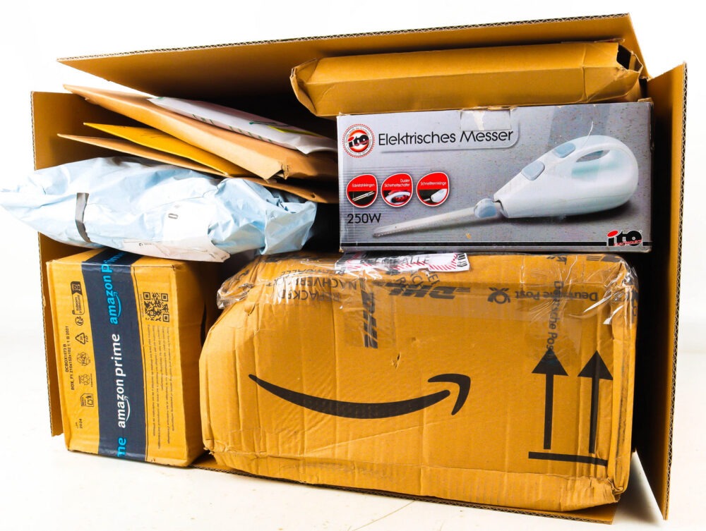 XL Doos met Ongeopende Postpakketten