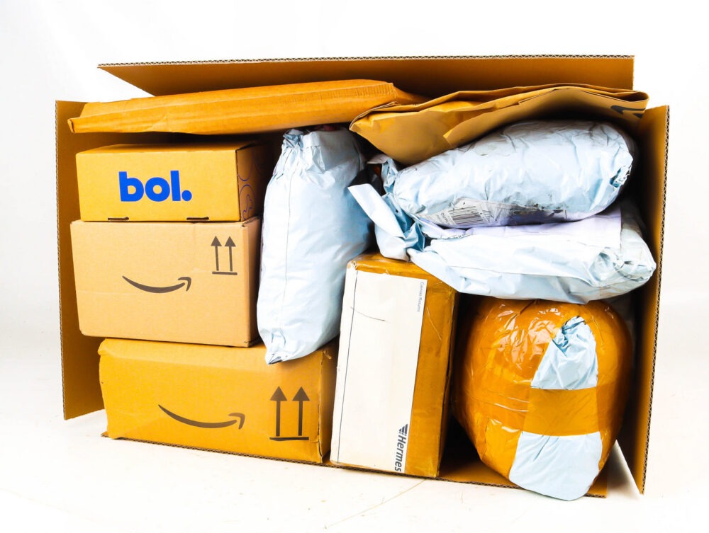 XL Doos met Ongeopende Postpakketten