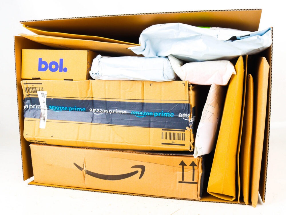 XL Doos met Ongeopende Postpakketten