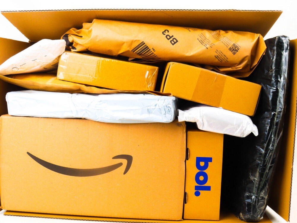 XL Doos met Ongeopende Postpakketten