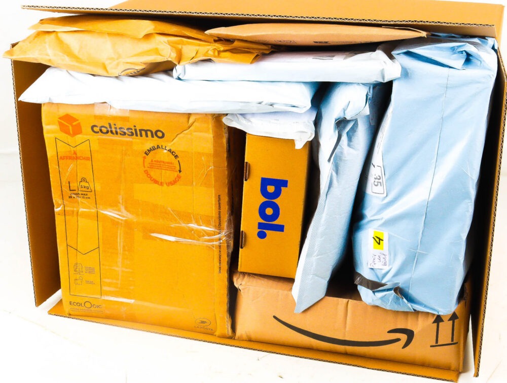 XL Doos met Ongeopende Postpakketten