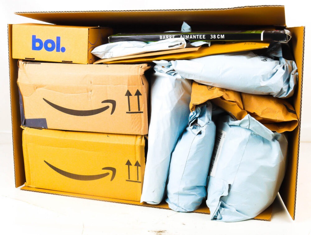 XL Doos met Ongeopende Postpakketten