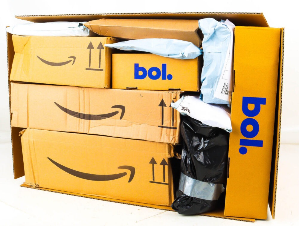 XL Doos met Ongeopende Postpakketten