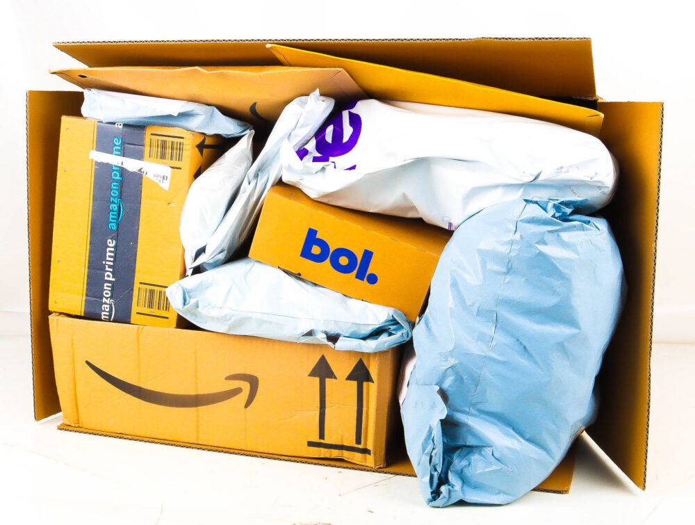 XL Doos met Ongeopende Postpakketten