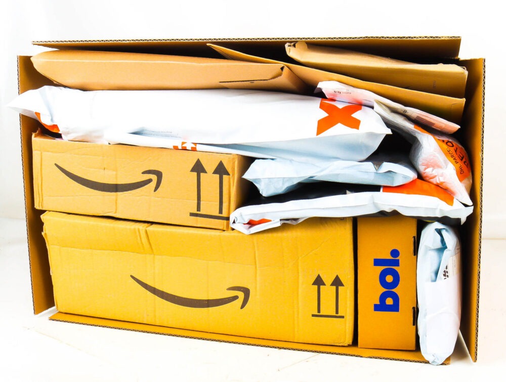 XL Doos met Ongeopende Postpakketten