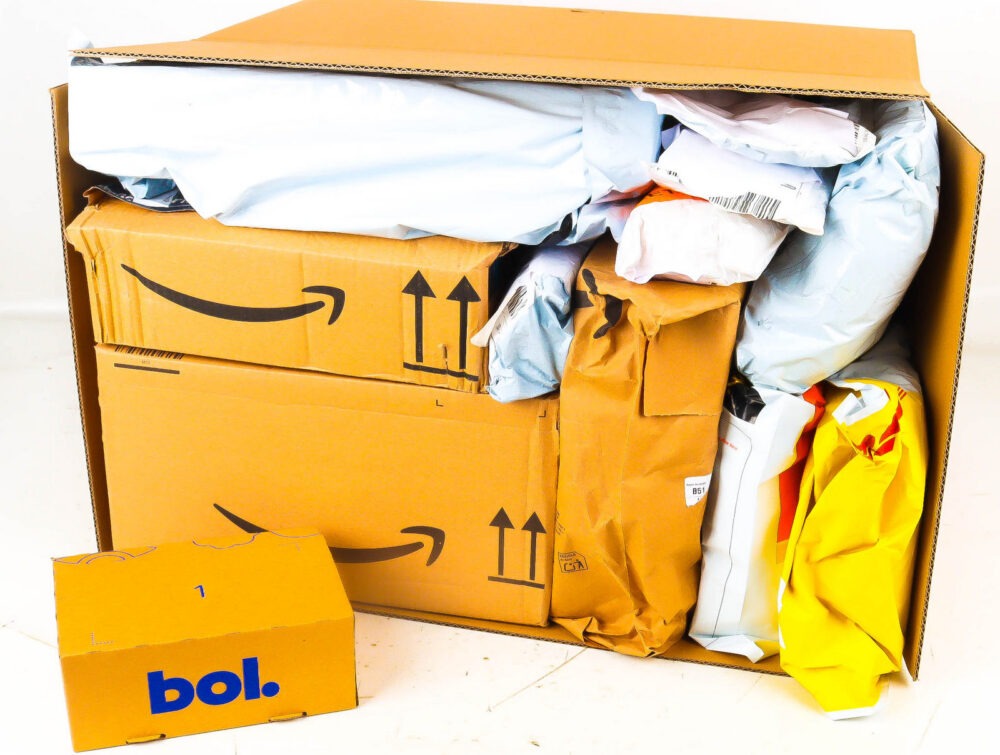 XL Doos met Ongeopende Postpakketten