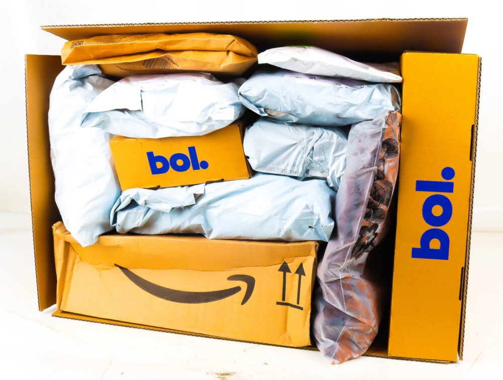 XL Doos met Ongeopende Postpakketten