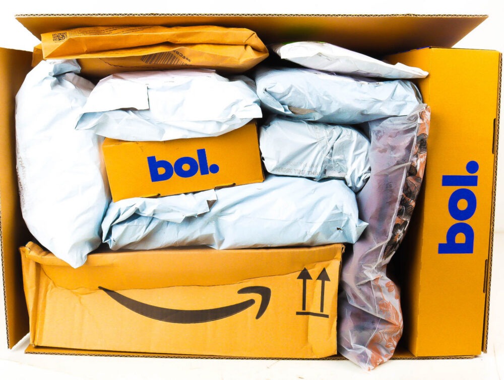 XL Doos met Ongeopende Postpakketten