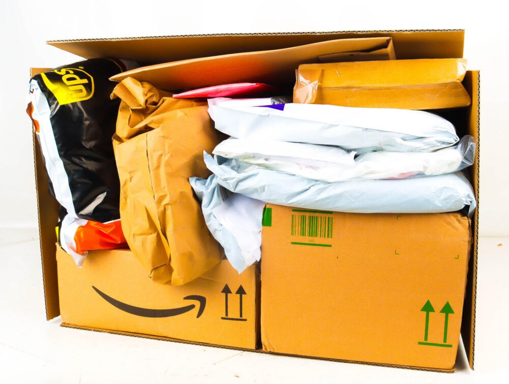 XL Doos met Ongeopende Postpakketten