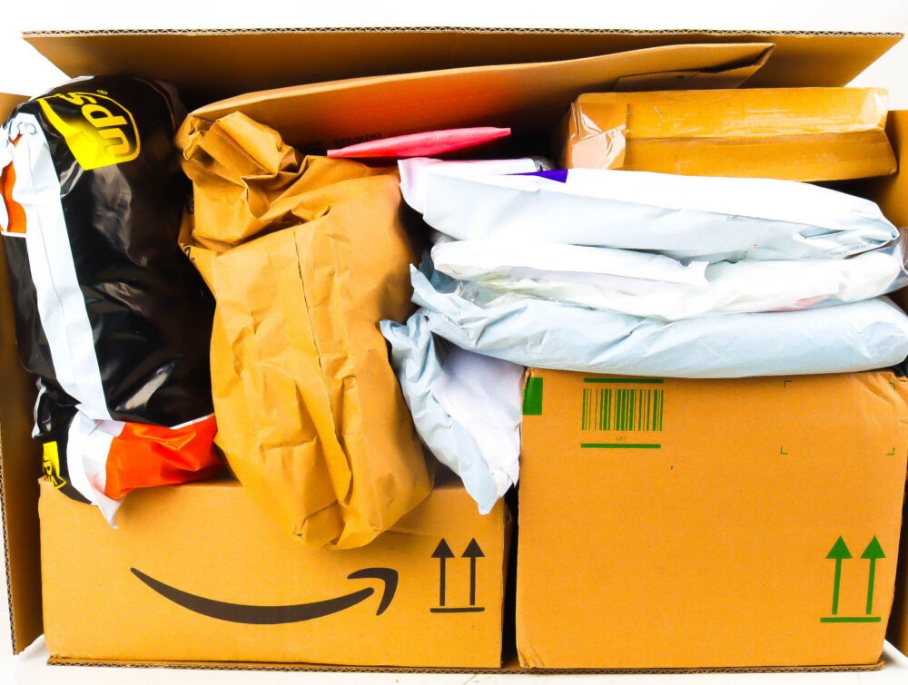 XL Doos met Ongeopende Postpakketten