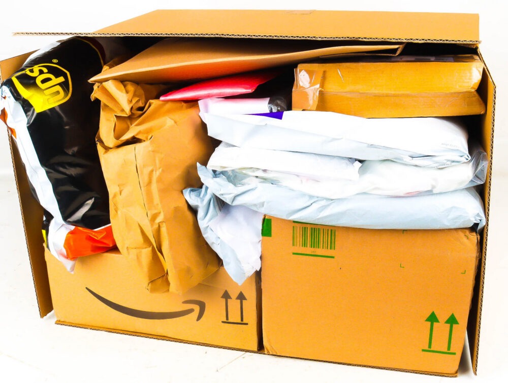 XL Doos met Ongeopende Postpakketten