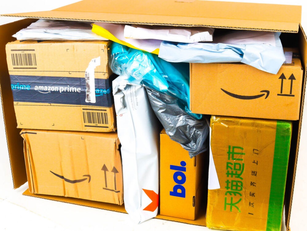 XL Doos met Ongeopende Postpakketten
