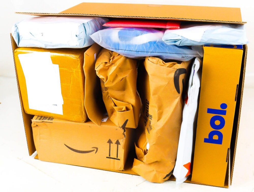 XL Doos met Ongeopende Postpakketten