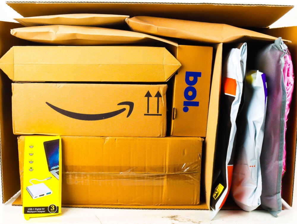 XL Doos met Ongeopende Postpakketten