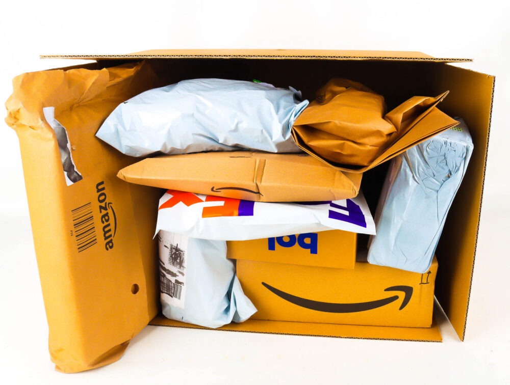 XL Doos met Ongeopende Postpakketten