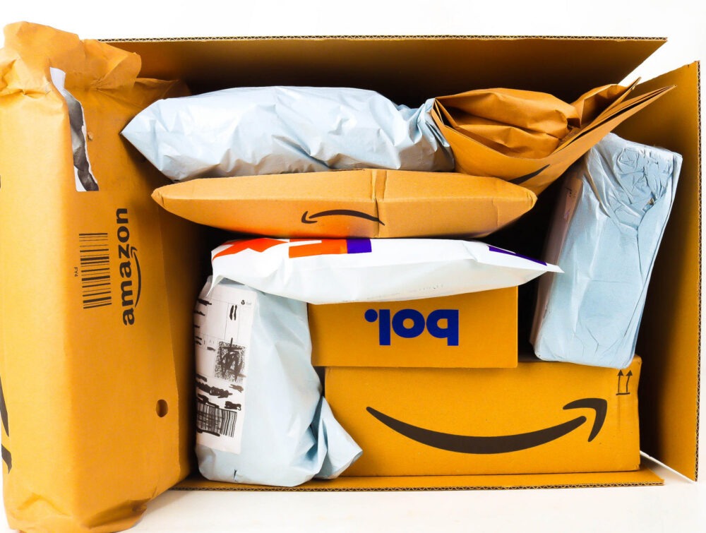 XL Doos met Ongeopende Postpakketten