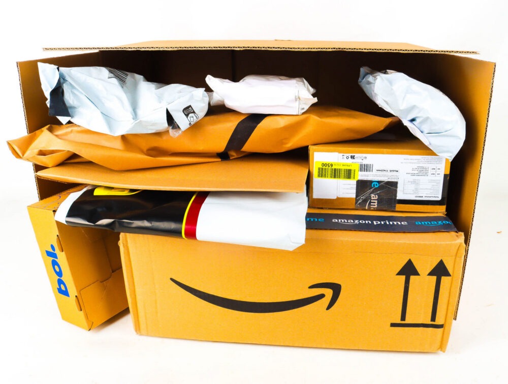 XL Doos met Ongeopende Postpakketten