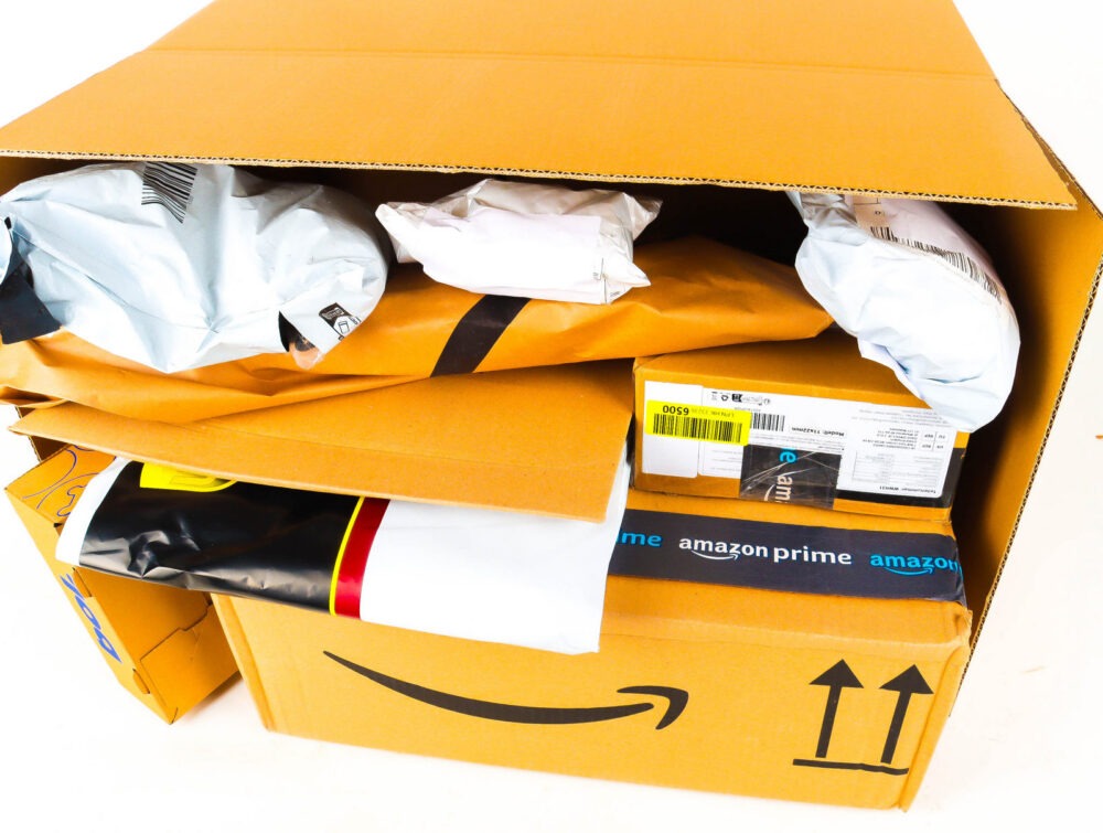 XL Doos met Ongeopende Postpakketten
