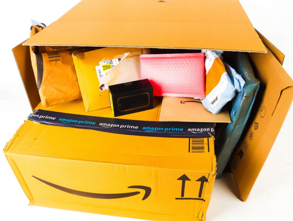 XL Doos met Ongeopende Postpakketten