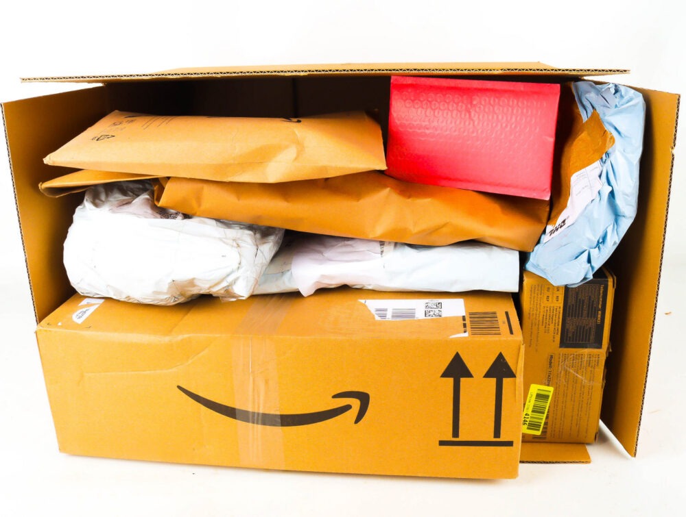 XL Doos met Ongeopende Postpakketten