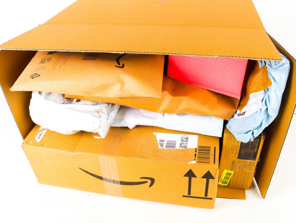 XL Doos met Ongeopende Postpakketten