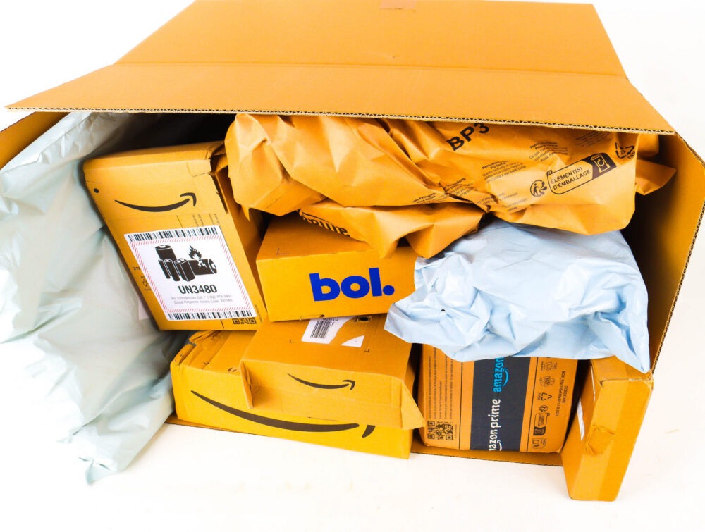 XL Doos met Ongeopende Postpakketten