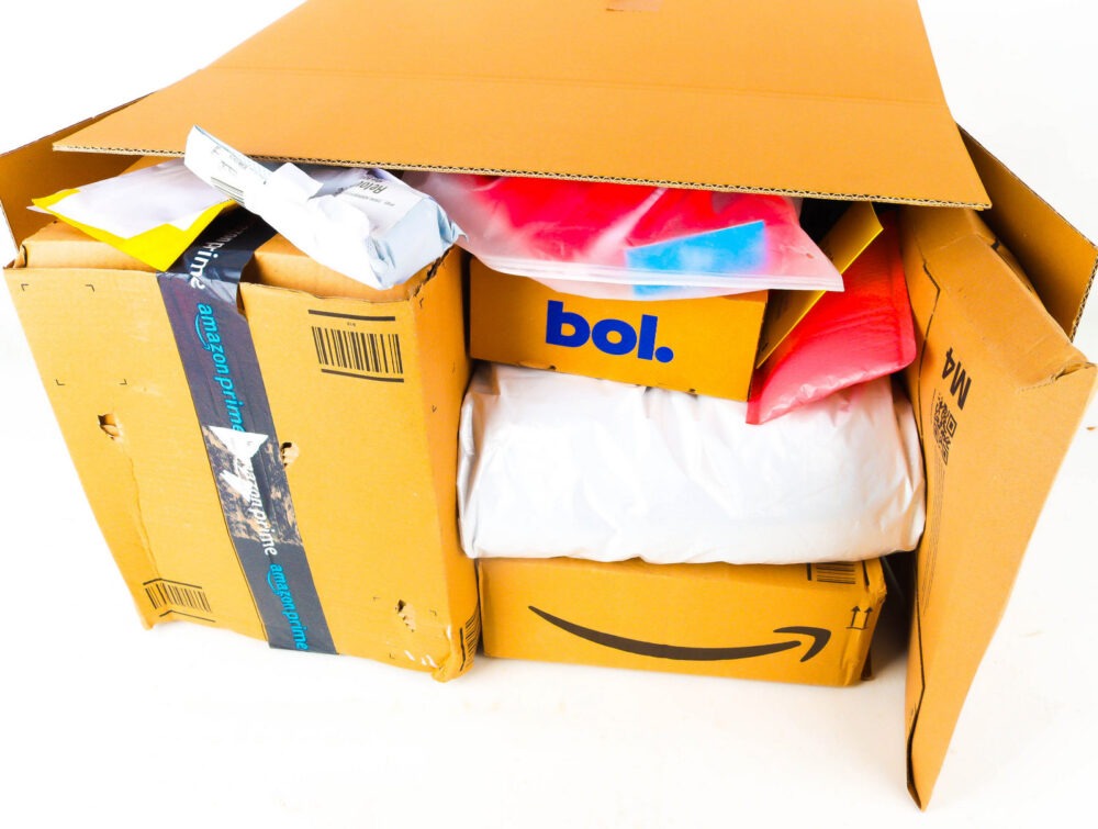 XL Doos met Ongeopende Postpakketten