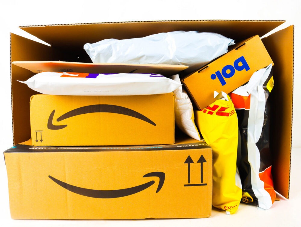 XL Doos met Ongeopende Postpakketten