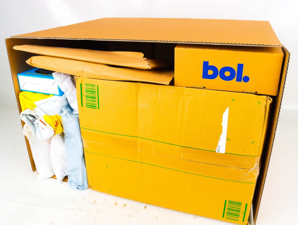 XL Doos met Verloren Postpakketten