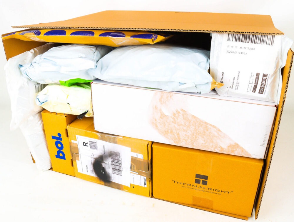 XL Doos met Verloren Postpakketten