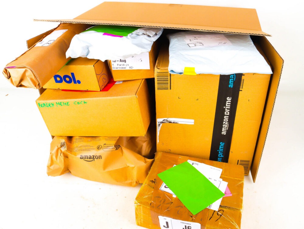 XL Doos met Verloren Postpakketten