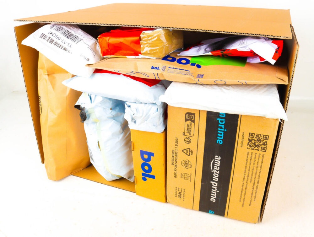 XL Doos met Verloren Postpakketten