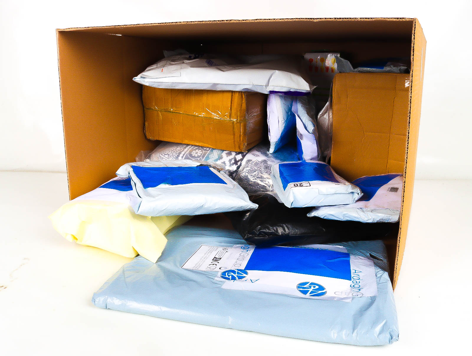 XL Doos met Verloren & Retour Postpakketten