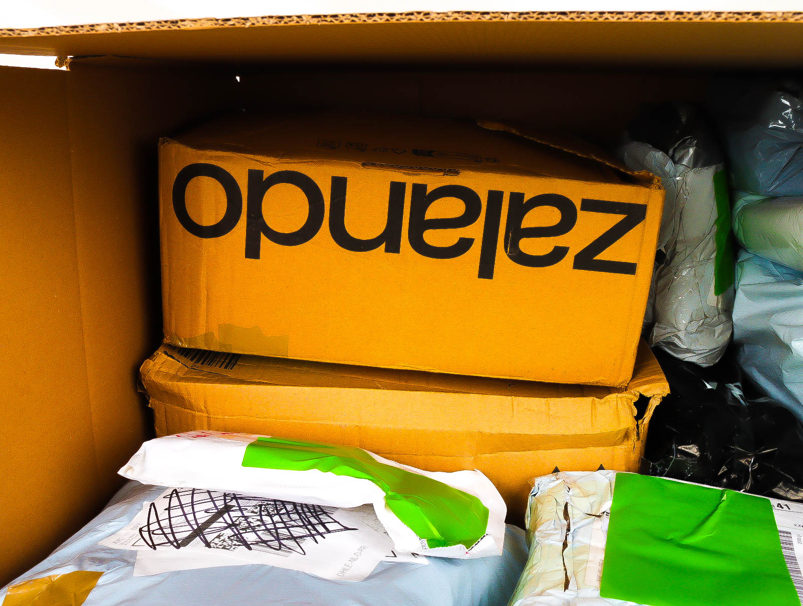 XL Doos met Verloren & Retour Postpakketten